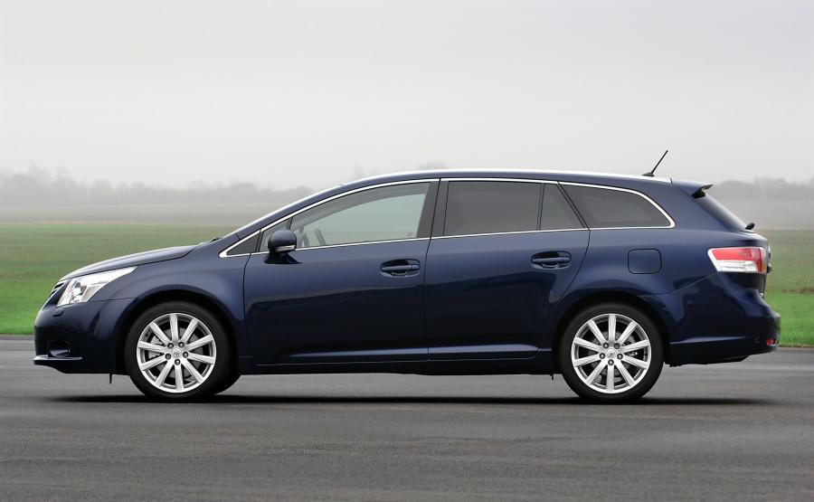  Toyota Avensis Tourer (T270) 2009 года  (UK) (фото 10 из 10)